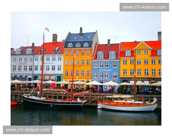 北欧童话对撞东欧铁骑：当丹麦遇见罗马尼亚，谁才是绿茵场上的终极黑马？