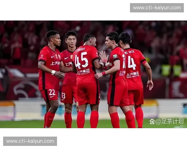 红色风暴与雷霆堡垒：广州恒大与武里南联的十年亚冠恩怨史